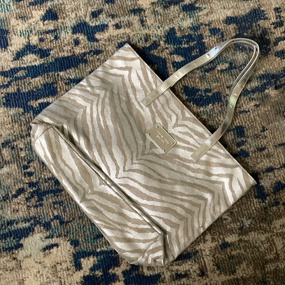 🌺💐STUNNING Michael Kors Tote
